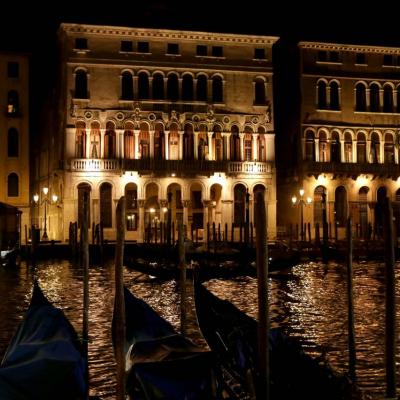 Le grand canal et ses palais et palaces aux abords du Rialto