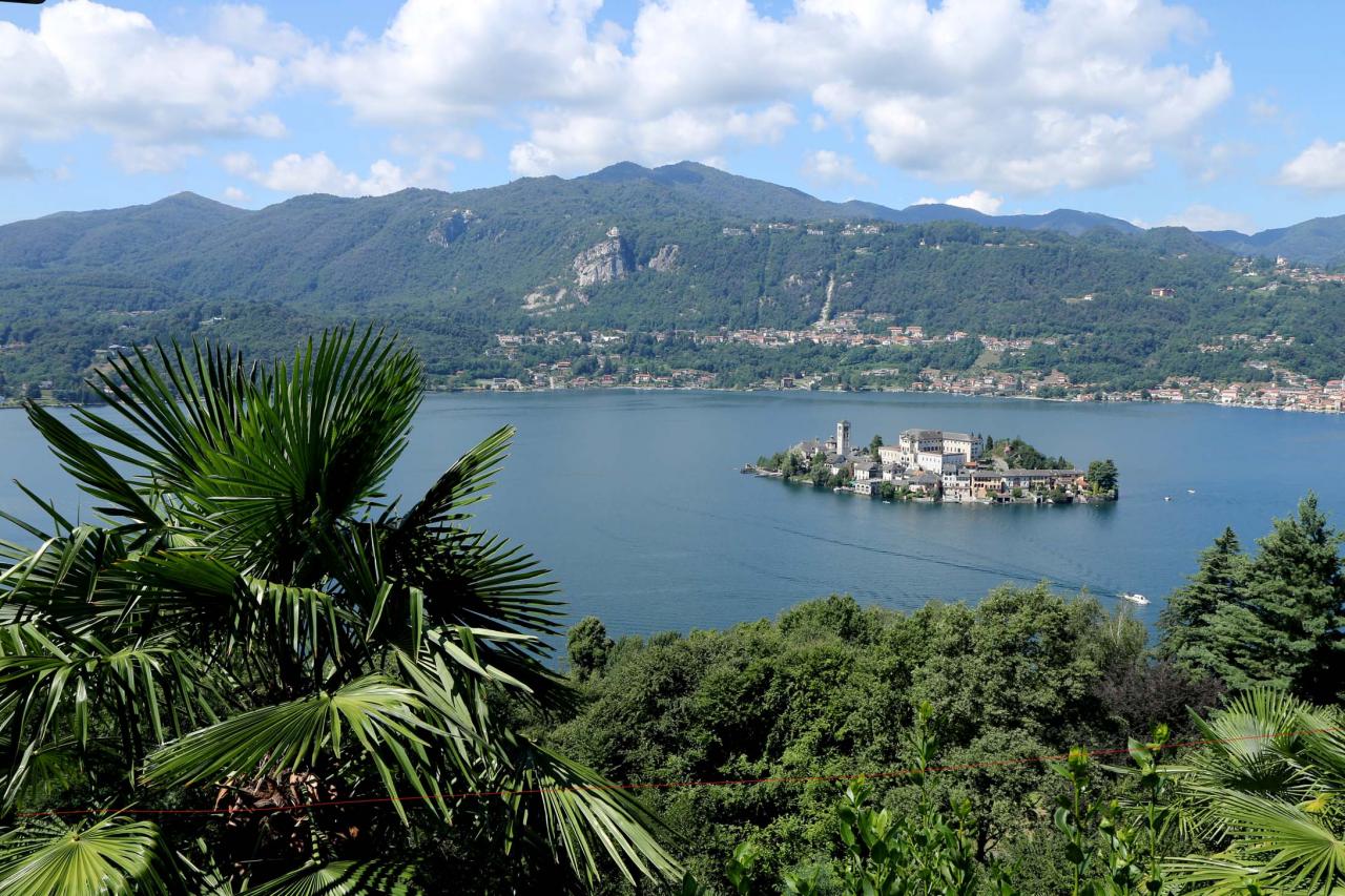 Premier petit lac sur la route des lacs italiens, le moins touristique ...