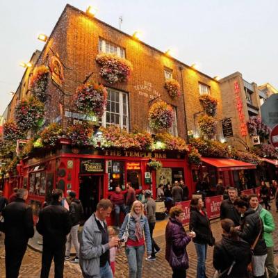 Temple Bar, quartier très festif le soir et la nuit ...