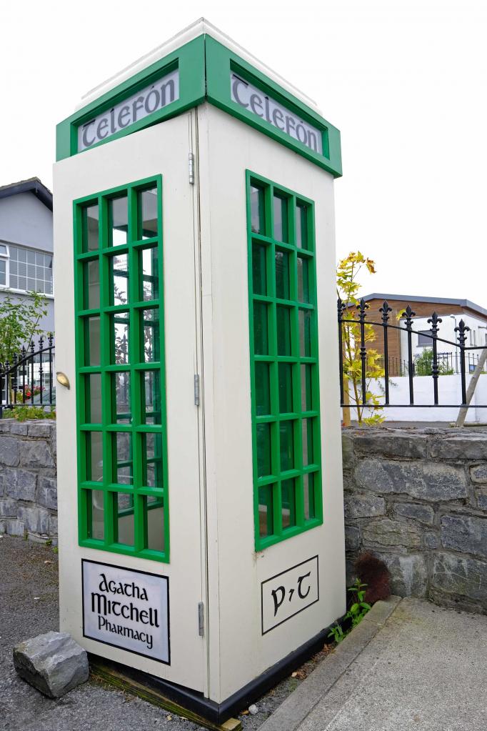 rare cabine téléphonique irlandaise