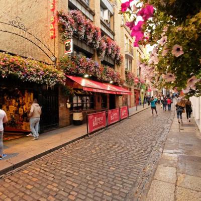 célèbre quartier haut en couleur connu pour ses nombreux Pubs