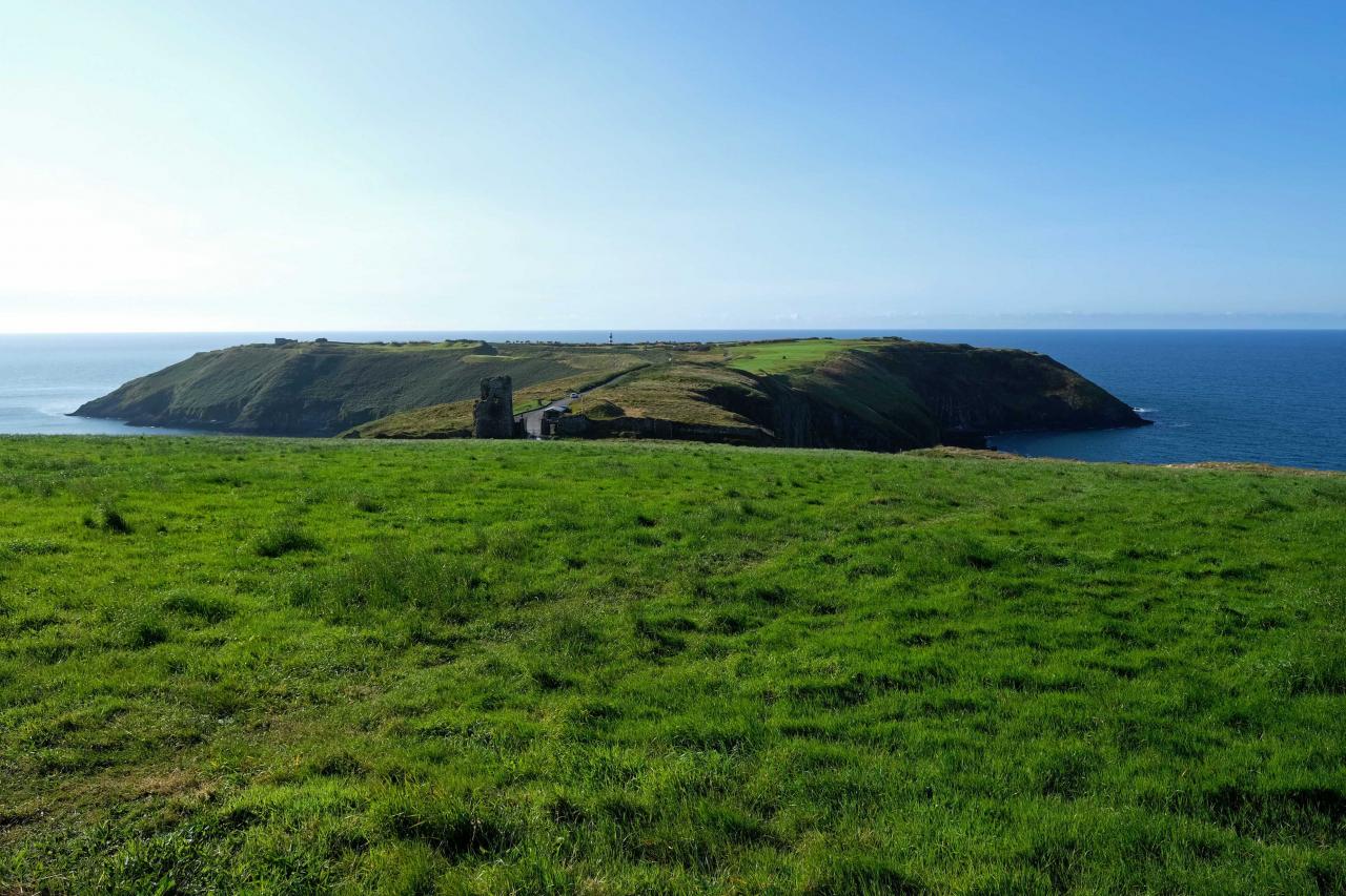 le phare est sur le domaine du golf, dommage pas d'accès possible