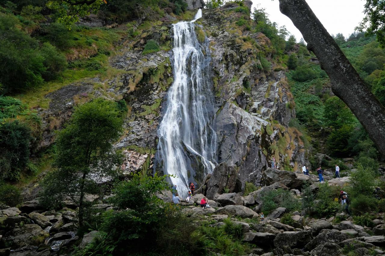 La Powerscourt Waterfall,  une jolie cascade de 121m