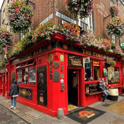 Temple Bar, quartier très festif le soir et la nuit ...