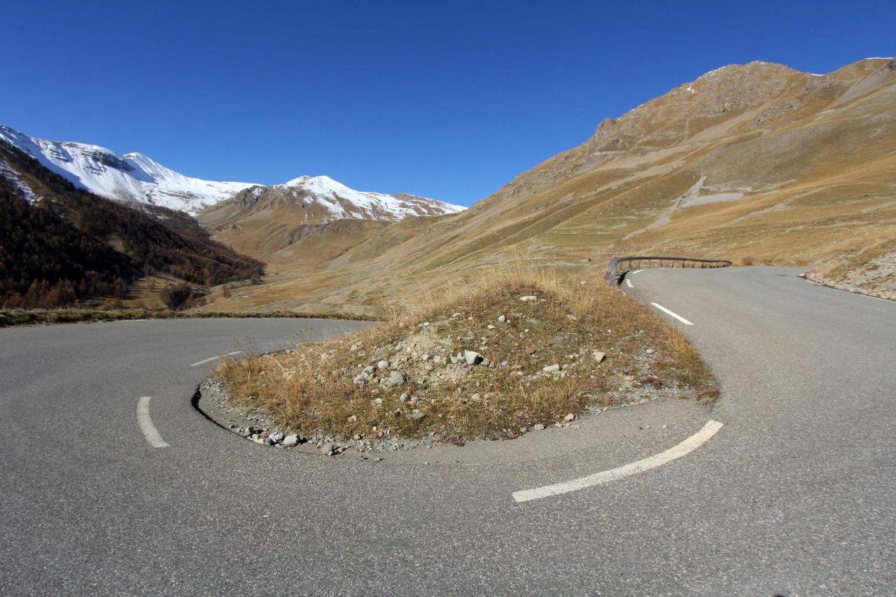 Désertique, lunaire ... presque personne sur cette route de montagne !