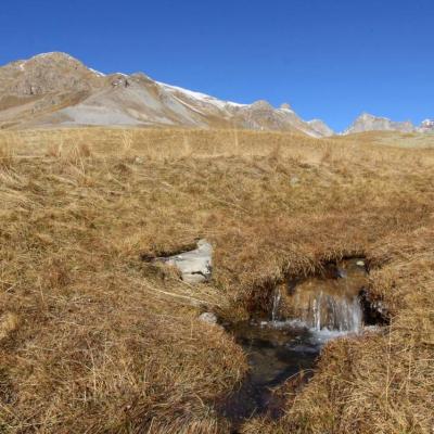 Désertique, lunaire ... presque personne sur cette route de montagne !