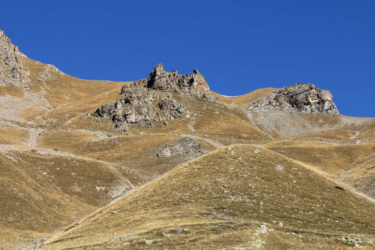 Désertique, lunaire ... presque personne sur cette route de montagne !