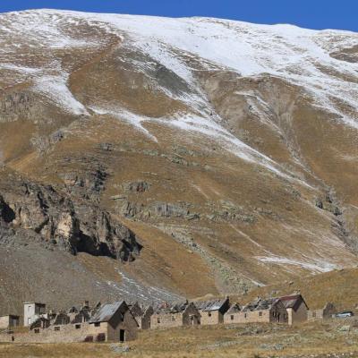 Le Camp des Fourches (casernement de montagne à 2 291m)