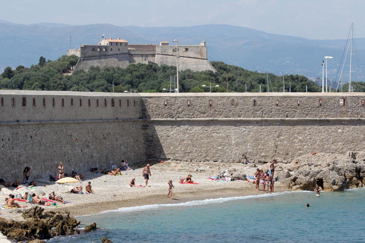 La petite plage du Fort Carré