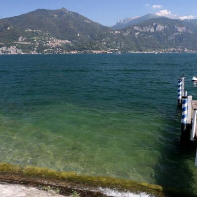 le panorama à 360°, au centre du lac de Côme, est magnifique