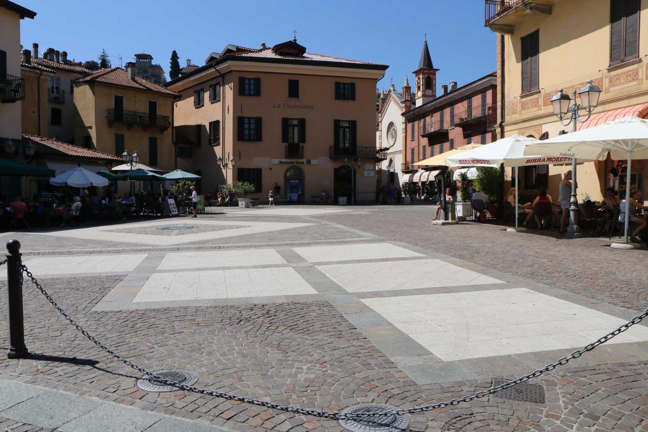 Place de Menaggio