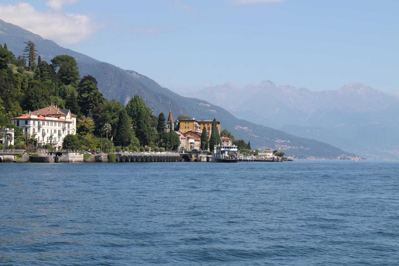 Tremezzo face à Bellagio sur la rive ouest