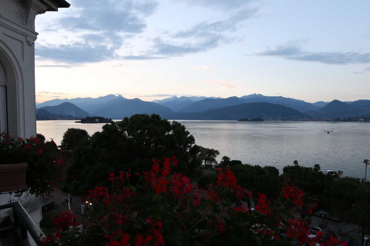 fin d'après-midi , j'attends les lumières du soir devant ce beau panorama