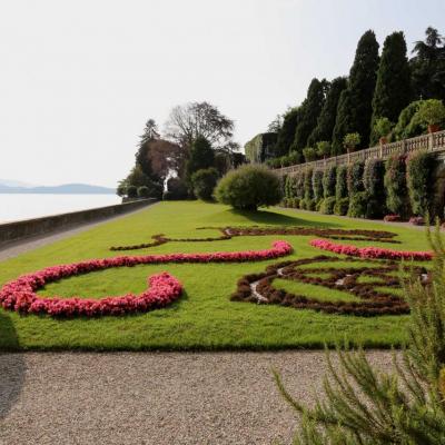 j'aperçois le jardin d'une fenêtre que j'ai hâte de visiter