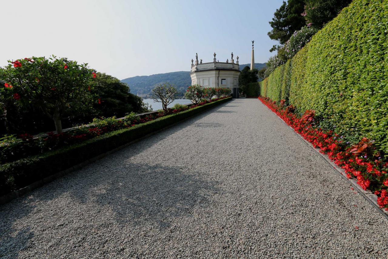 ce n'est pas le plus beau de la floraison (avril et mai) mais le jardin est impressionnant