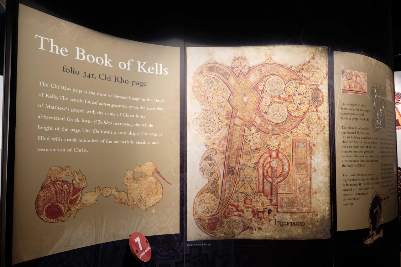 le célèbre Book of Kells, un manuscrit médiéval,  trésor historique !