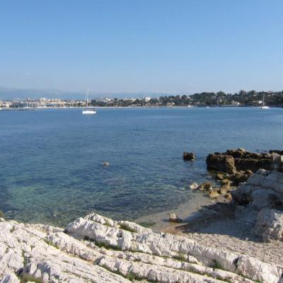 Les petites criques du Cap d'Antibes 01