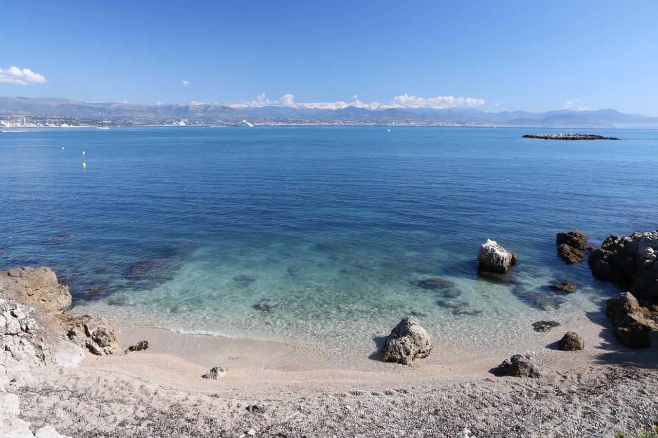 Les petites criques du Cap d'Antibes 06