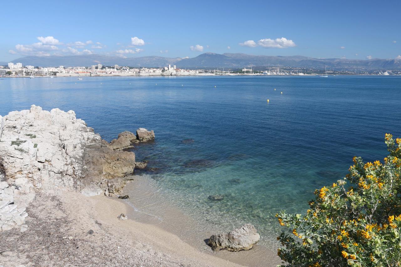 Les petites criques du Cap d'Antibes 07