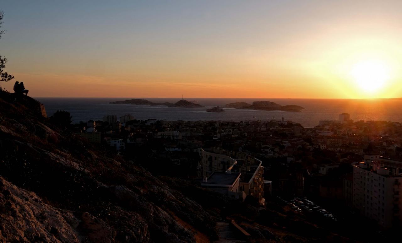 le point de vue de la Bonne Mère se mérite…  le coucher du soleil aussi