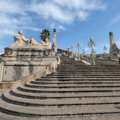 le célèbre escalier style 1900 : 105 marches