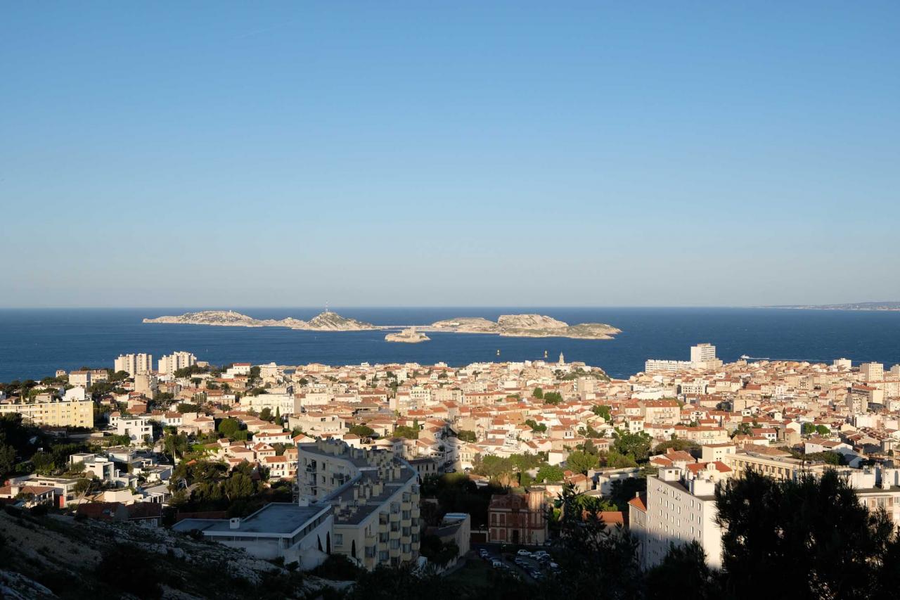 superbe panorama vu de la Bonne Mère, merci le mistral !