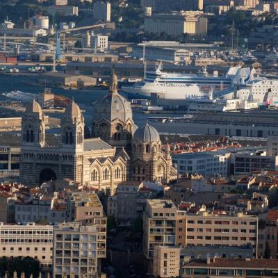 superbe panorama vu de la Bonne Mère, merci le mistral !