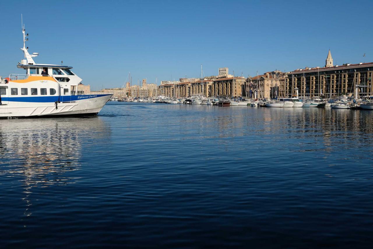 Le vieux port avant le grand trafic de la journée