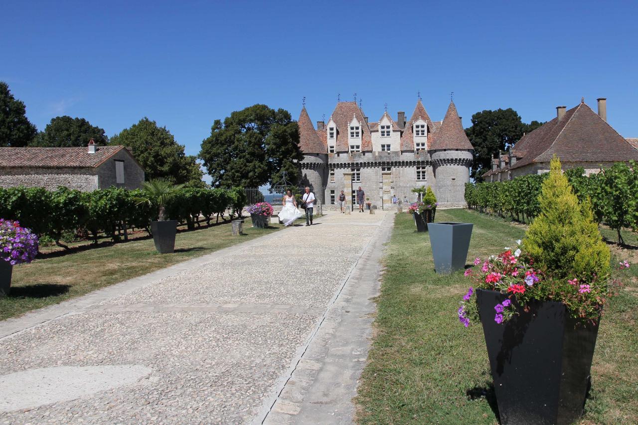 Château MONBAZILLAC classé monument historique 