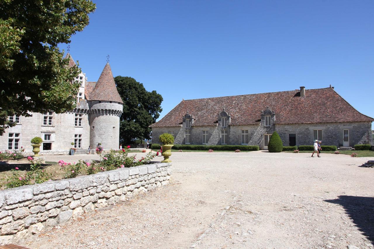 Château MONBAZILLAC classé monument historique 