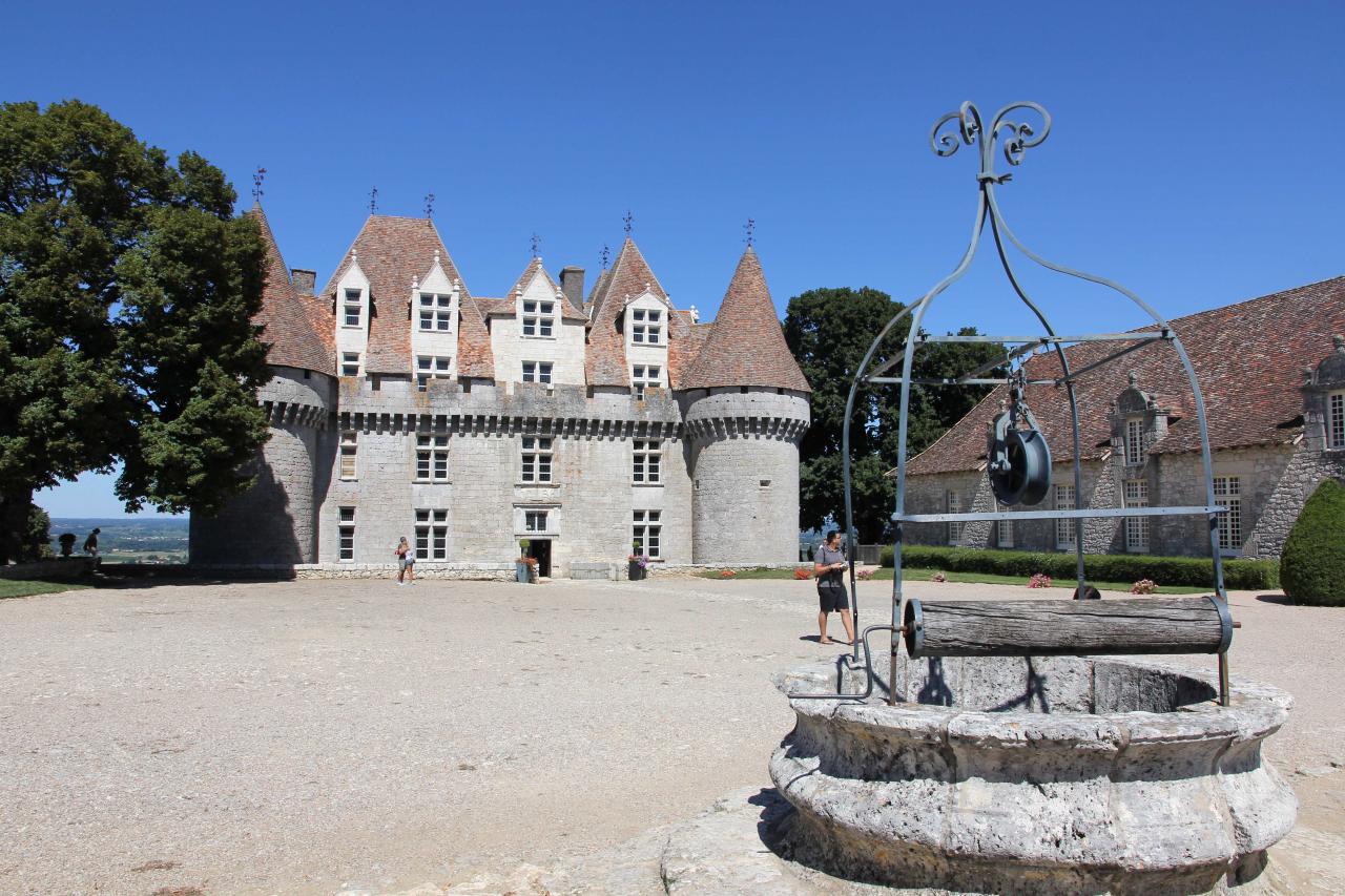 Château MONBAZILLAC classé monument historique 