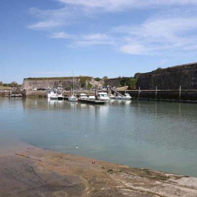 L'île d'Oléron, à marée basse, dommage, et ses cabanes colorées 