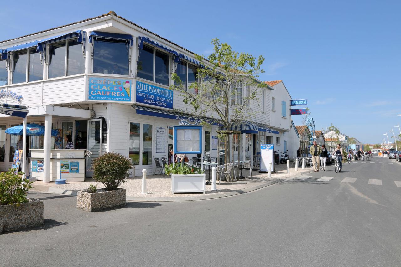 L'île d'Oléron, à marée basse, dommage, et ses cabanes colorées 