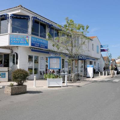 L'île d'Oléron, à marée basse, dommage, et ses cabanes colorées 