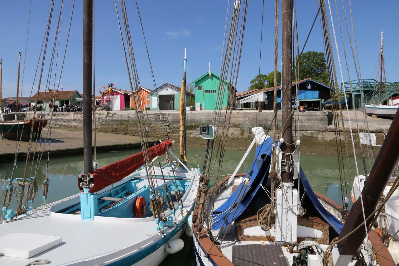 L'île d'Oléron, à marée basse, dommage, et ses cabanes colorées 