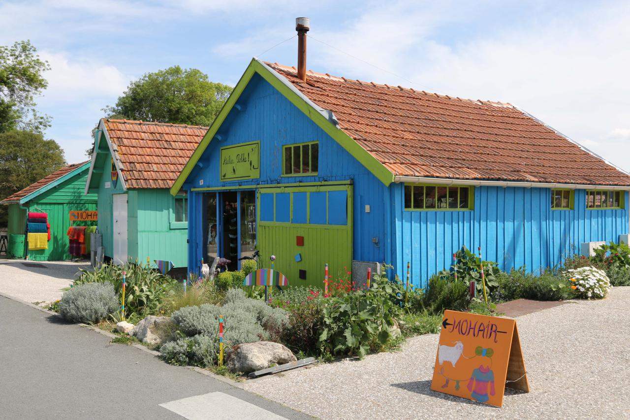 L'île d'Oléron, à marée basse, dommage, et ses cabanes colorées 