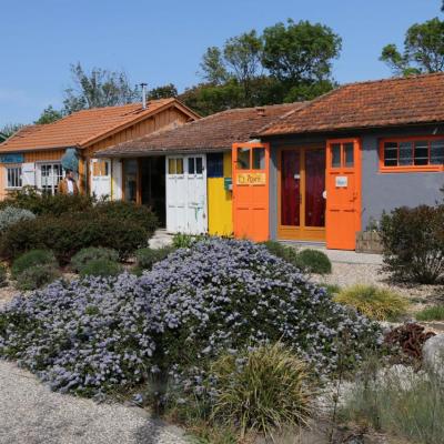 L'île d'Oléron, à marée basse, dommage, et ses cabanes colorées 