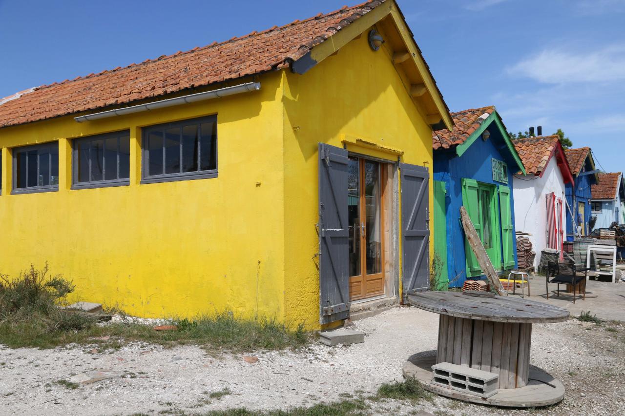 L'île d'Oléron, à marée basse, dommage, et ses cabanes colorées 