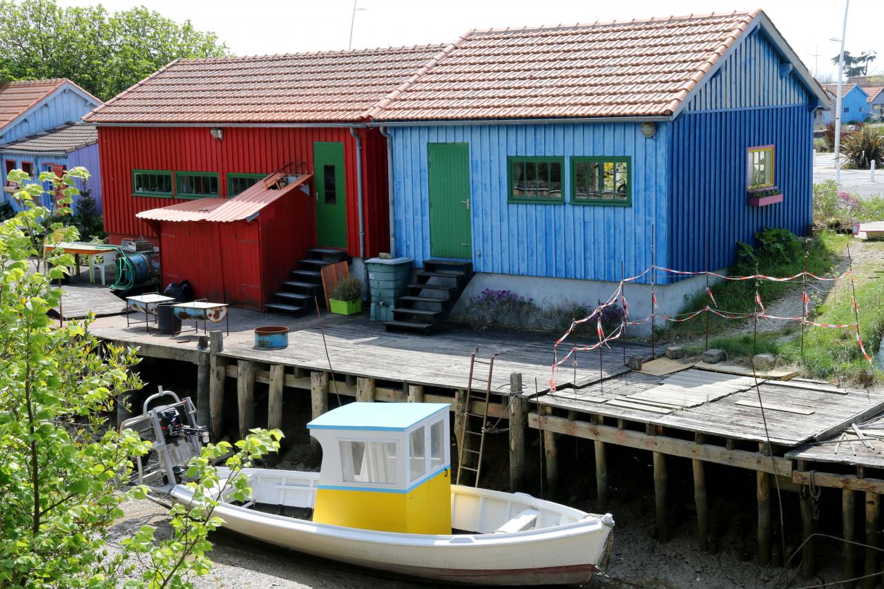 L'île d'Oléron, à marée basse, dommage, et ses cabanes colorées 