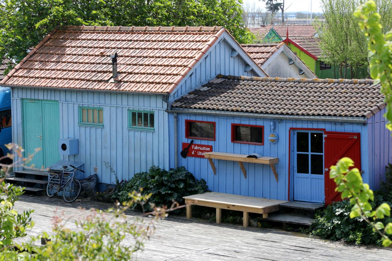 L'île d'Oléron, à marée basse, dommage, et ses cabanes colorées 