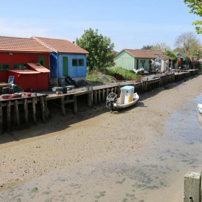 L'île d'Oléron, à marée basse, dommage, et ses cabanes colorées 