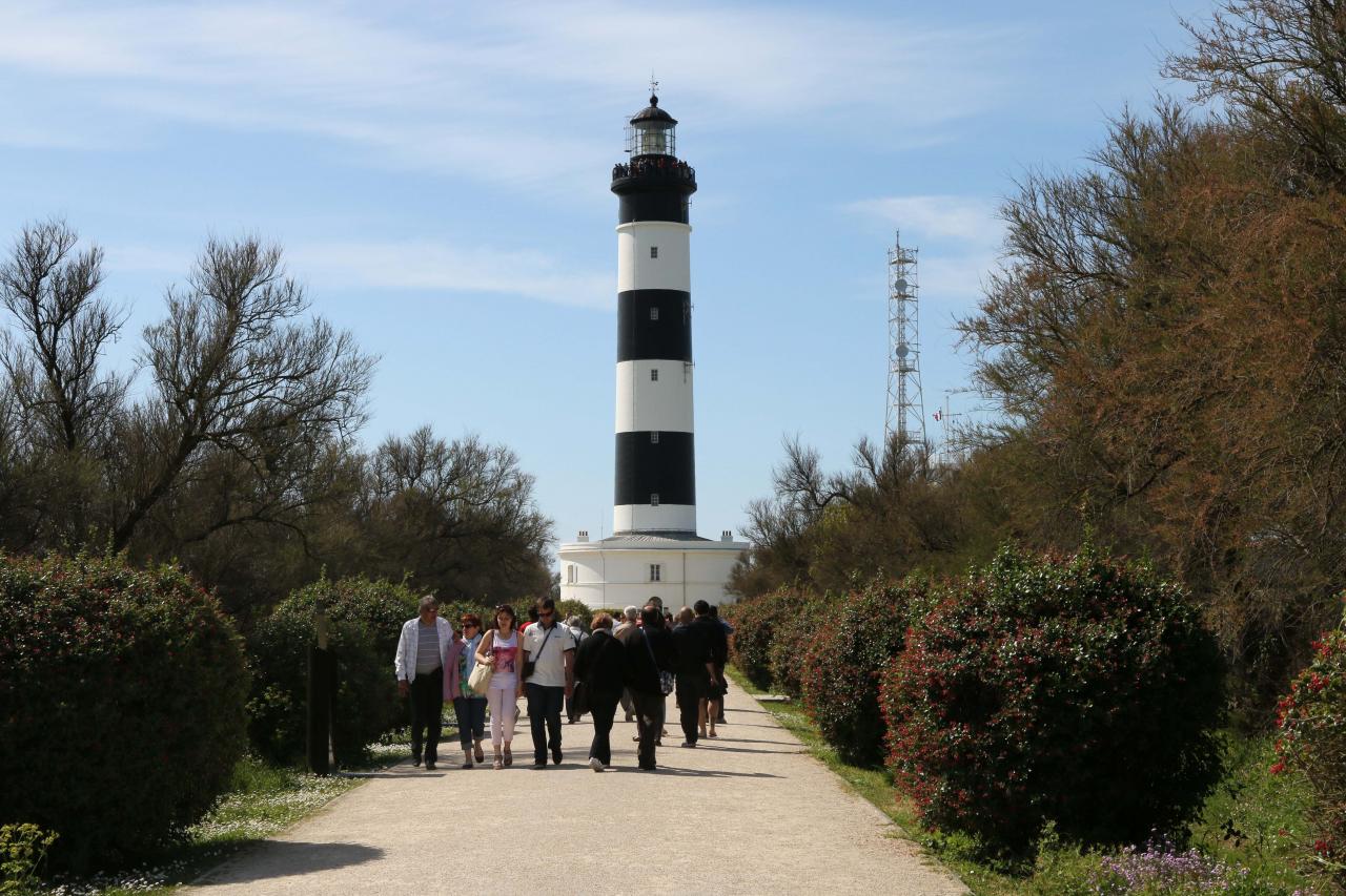 Le phare de Chassiron et la rose de vents à ses pieds - 224 marches