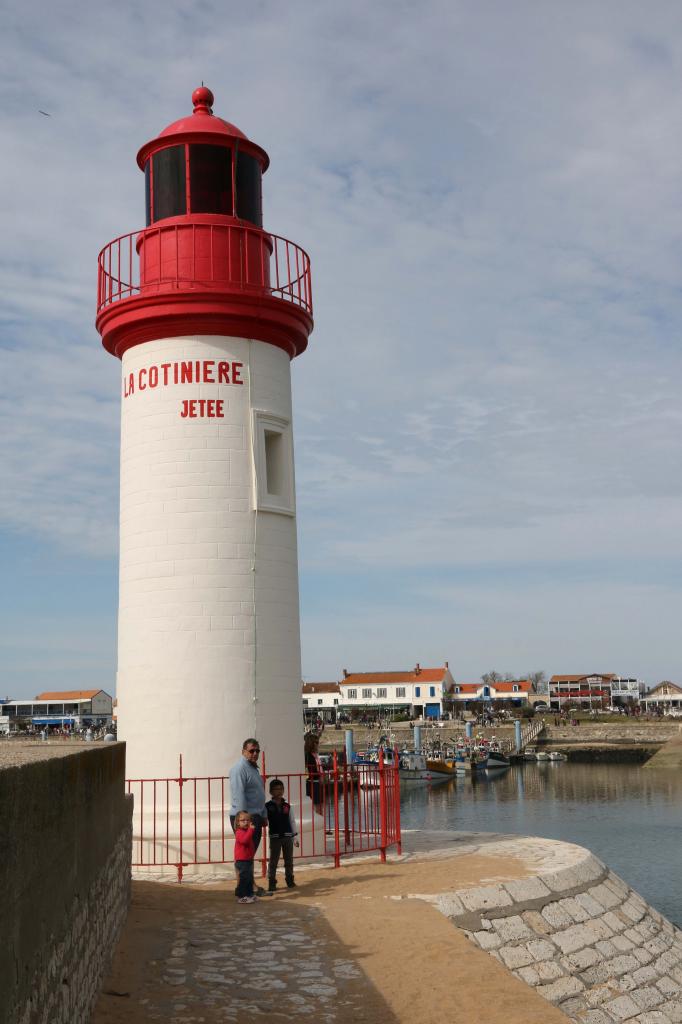 La Cotinière l'unique port de l'île avec une centaine de chalutiers