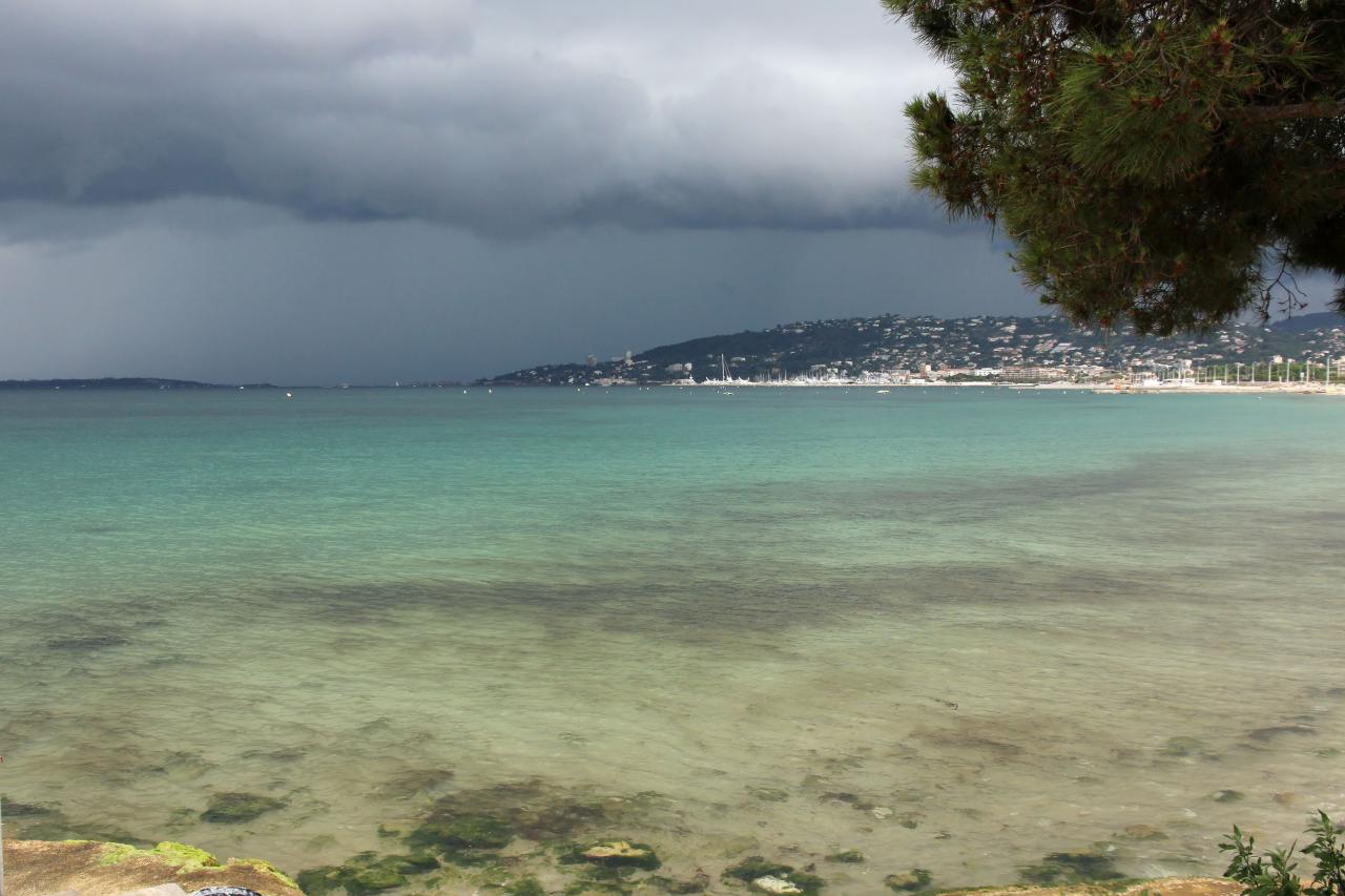 Orages sur Antibes Juan les Pins 