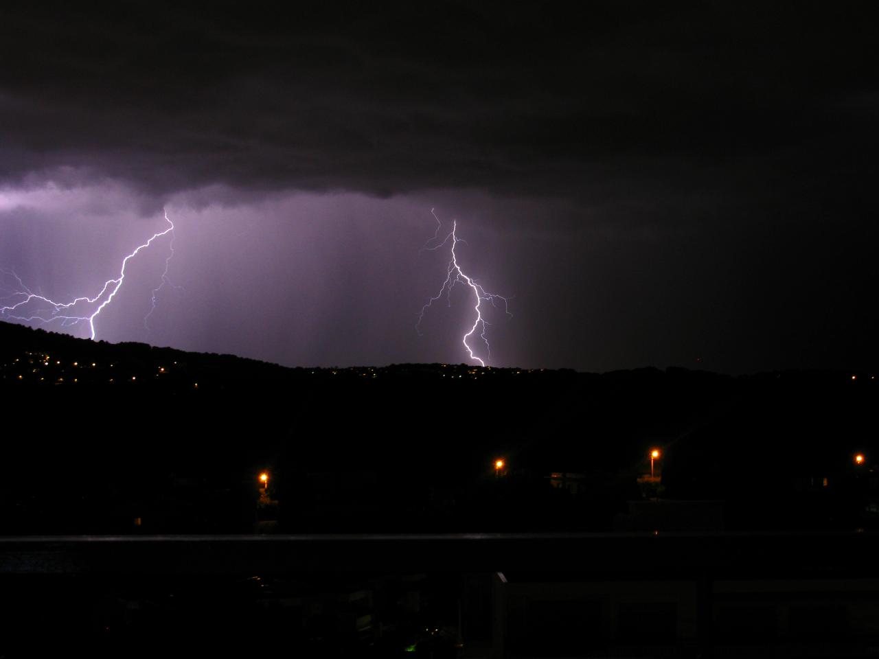 Orages sur Antibes Juan les Pins 