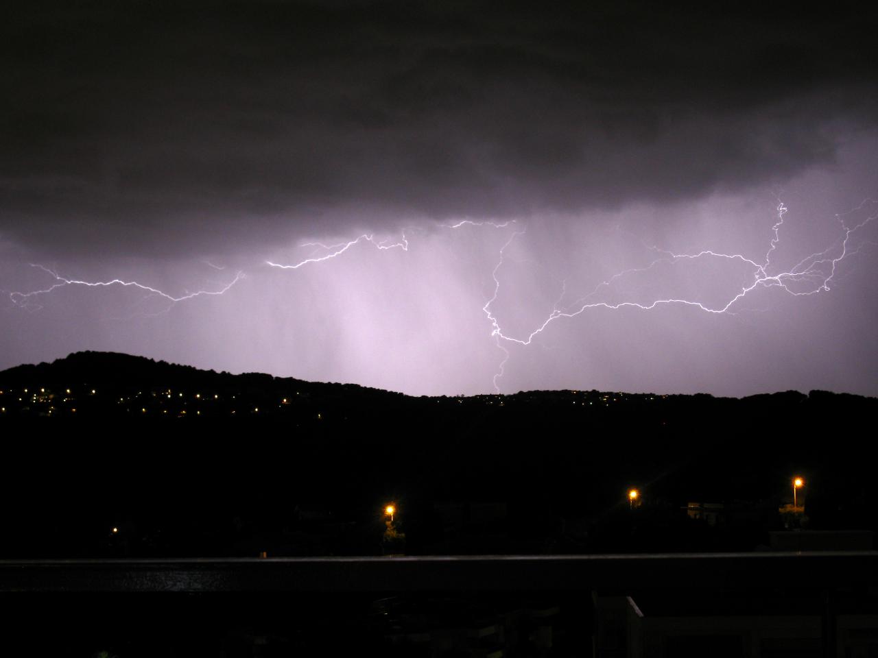 Orages sur Antibes Juan les Pins 