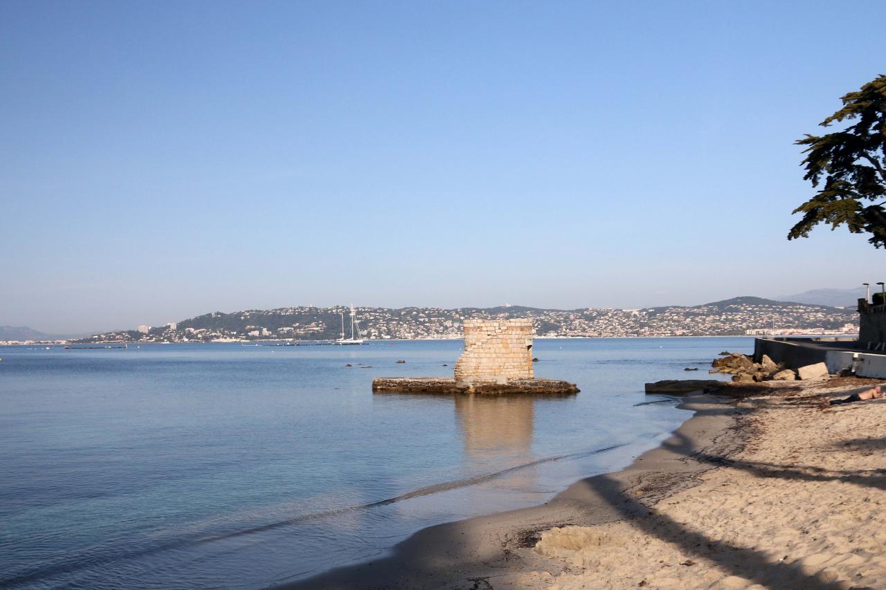 plage des ondes sur le Cap d'Antibes