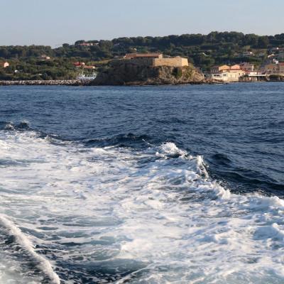 7h30 départ de la Tour Fondue pour Porquerolles