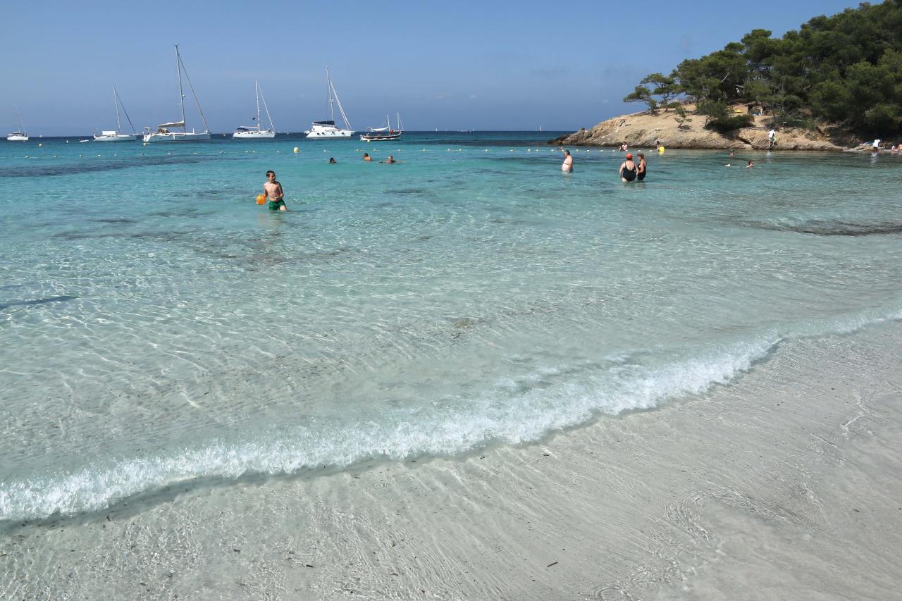 la plage d'Argent avec le monde 