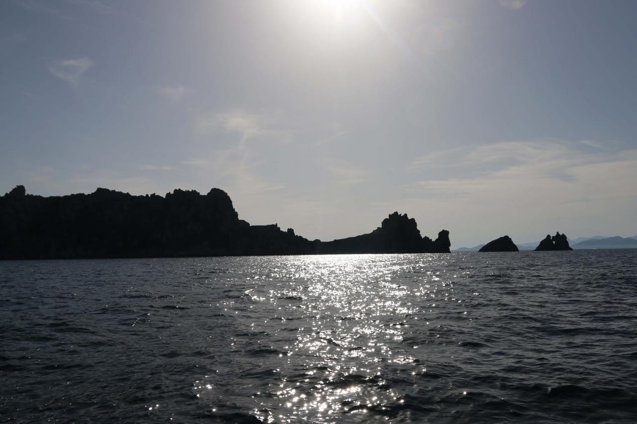 Cap des Mèdes au nord de l'île, mouillage règlementé ... 